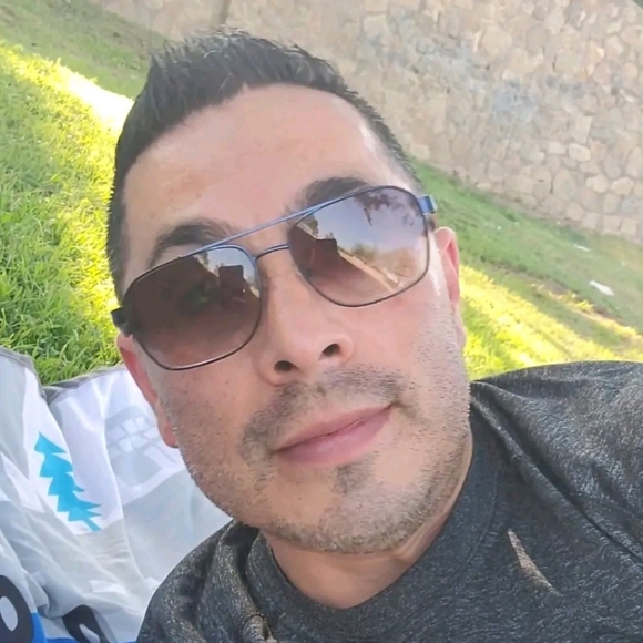 Meet your Posher, Paul - Picture 2 of 2